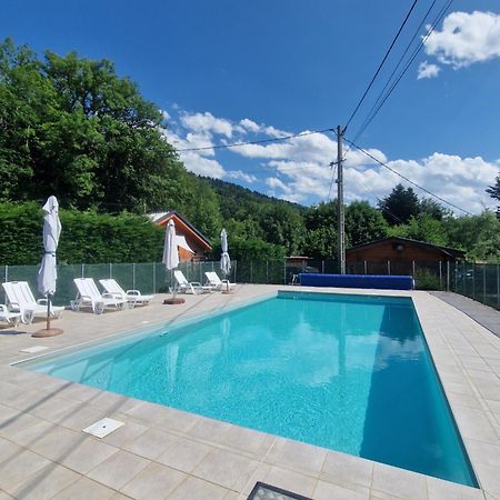 Chalet Bord De Lac Avec Piscine N2E Laffrey Kültér fotó