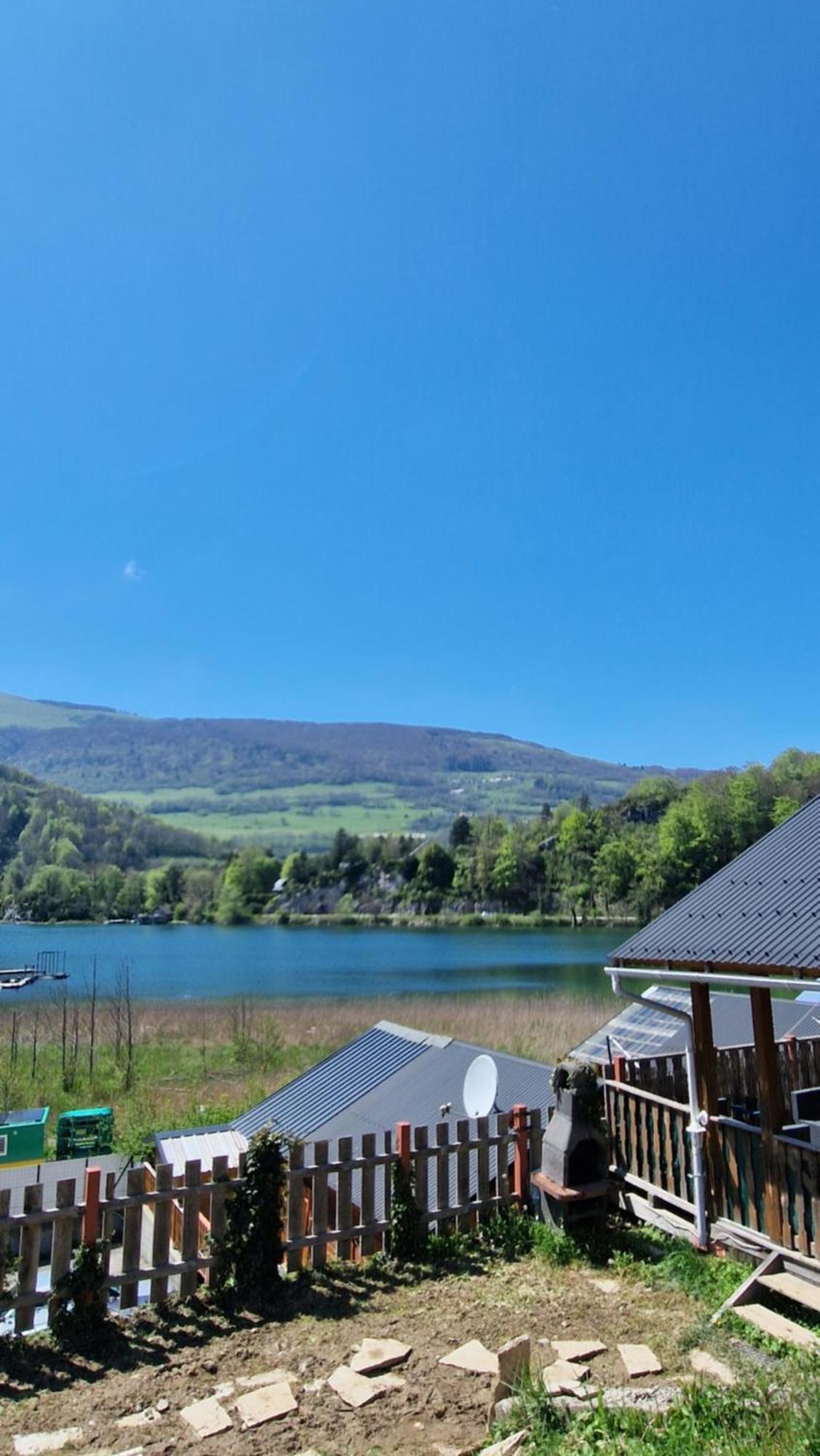 Chalet Bord De Lac Avec Piscine N2E Laffrey Kültér fotó
