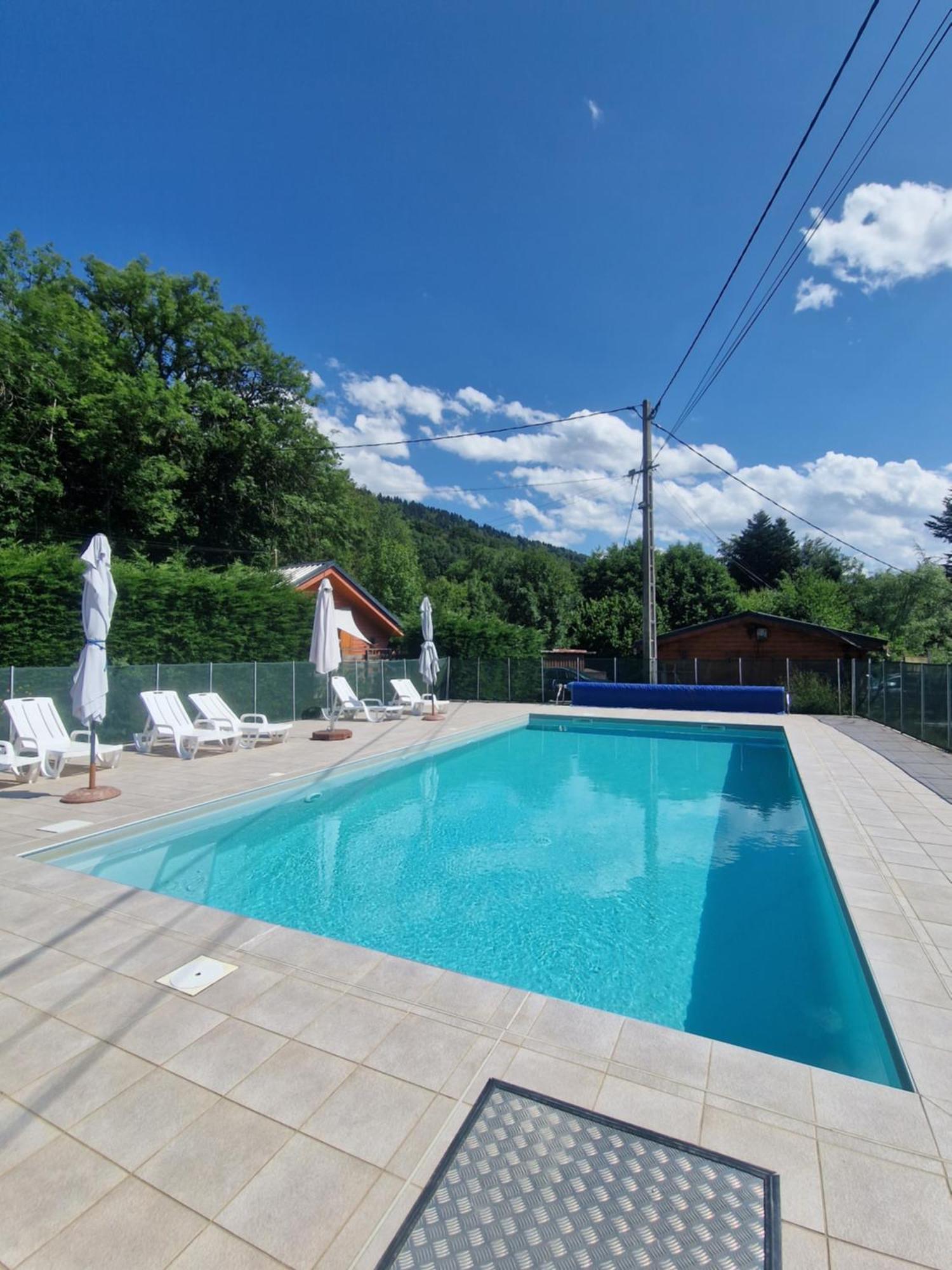 Chalet Bord De Lac Avec Piscine N2E Laffrey Kültér fotó